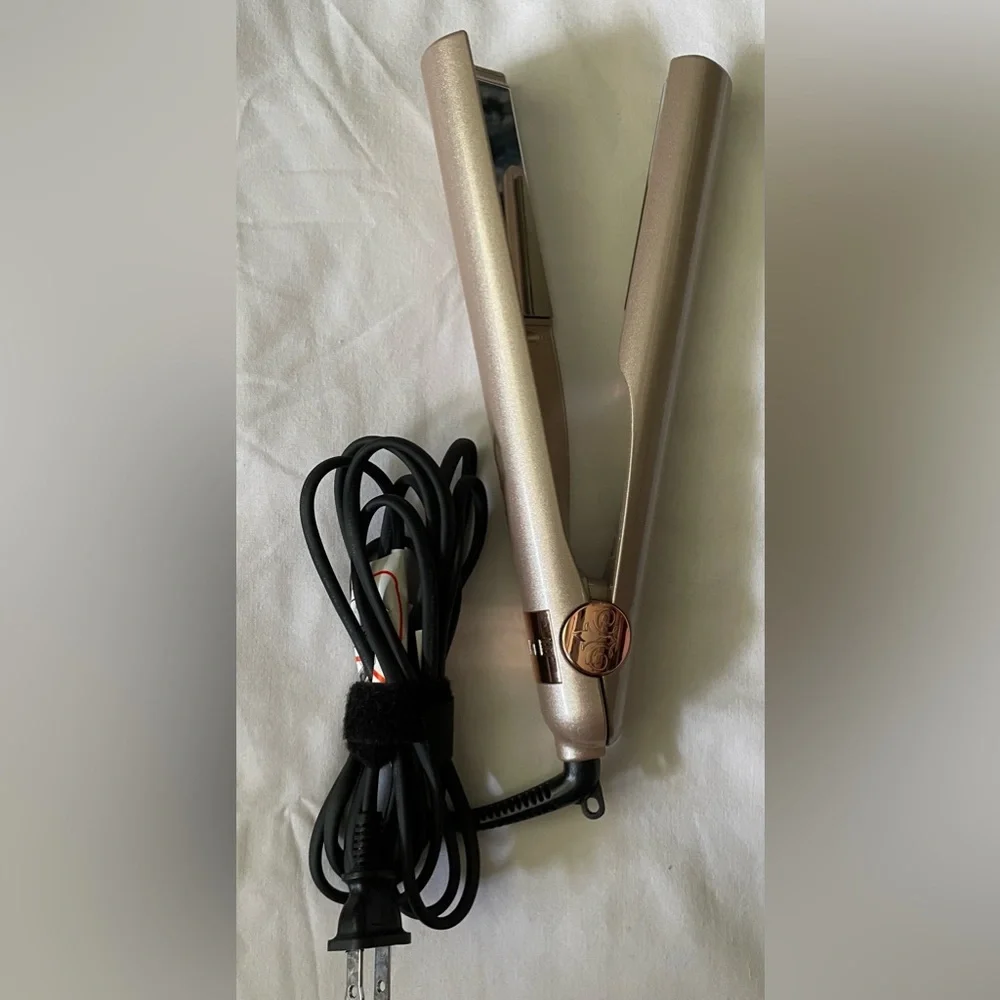 TYME Hair Straightener in Rose Gold and Black